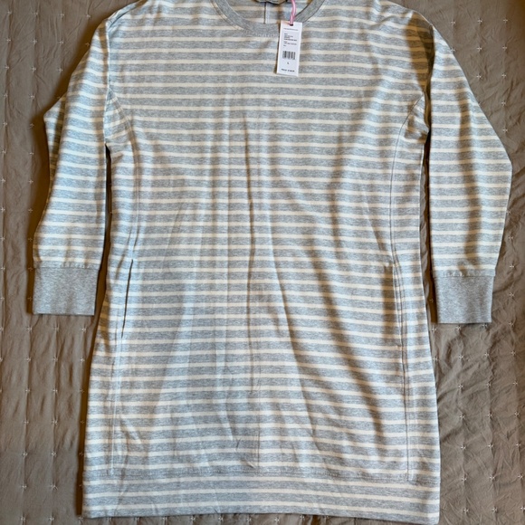 Vineyard Vines Grey and Cream Stripe Dress - Picture 2 of 5